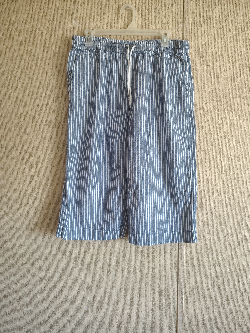 beachlunchlounge Blue and White Striped Margot Linen Blend Cropped Pants, Sz L